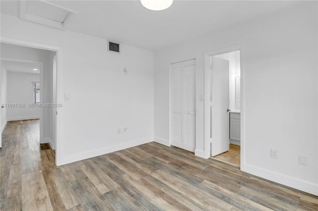 Building Photo - 164 Riviera Cir