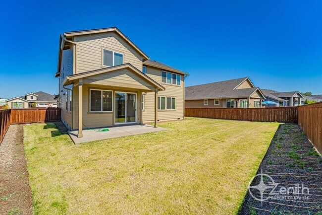 Building Photo - 4837 S 16th Dr