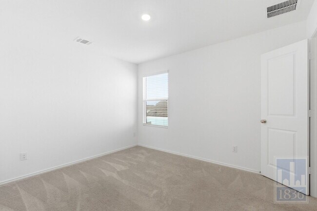 Building Photo - 2213 Cyclone Dr