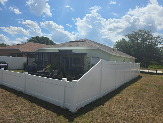 Building Photo - 12410 Midpointe Dr