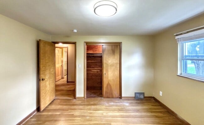 Building Photo - 715 Joyful St