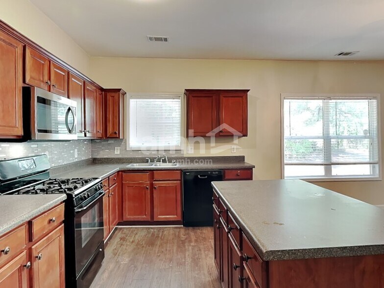 Building Photo - 5232 Lexmark Cir SW