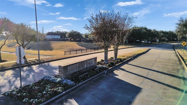 Building Photo - 5514 Gatesprings Ln