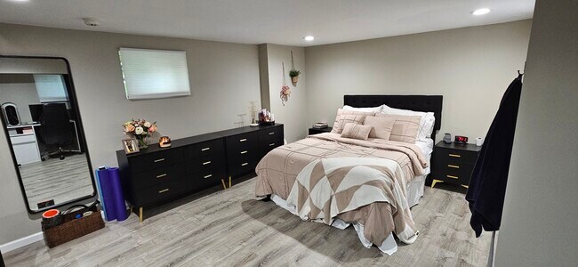 Bedroom - 44 Kenyon Ave