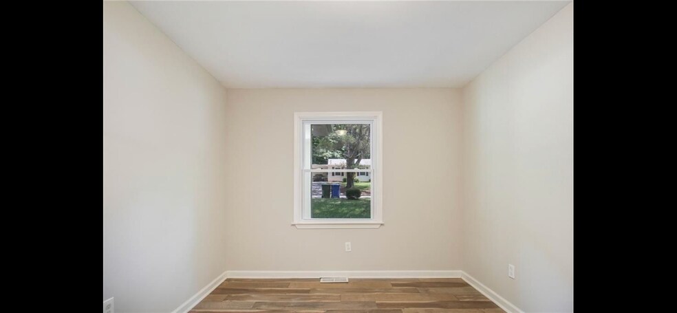 Building Photo - 3704 Asbury Ln SW