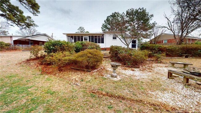 Building Photo - 4020 Welmont Dr