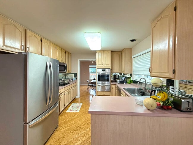Building Photo - 991 Sweetflower Dr
