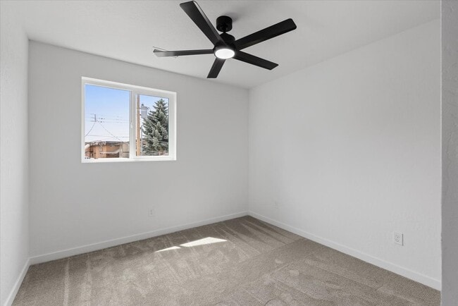 Building Photo - 2007 W 9th Ave