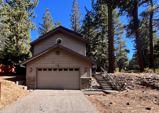 Primary Photo - Fully Furnished in South Lake Tahoe Rental