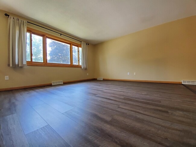 Building Photo - 4023 5th Pl NW