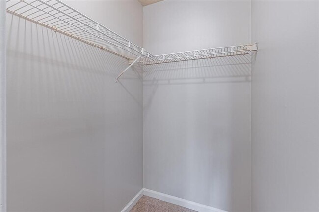 Building Photo - 736 Singley Dr