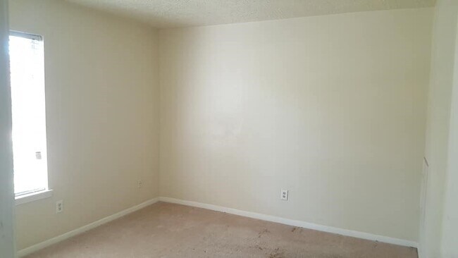 Building Photo - 10423 Tenneco Dr