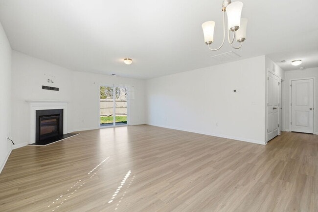 Building Photo - 3916 Sabre Ln