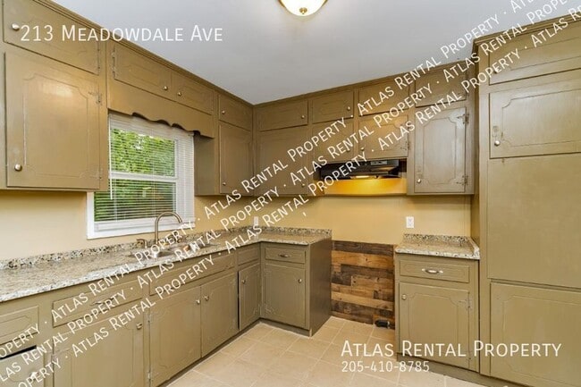 Building Photo - 213 Meadowdale Ave