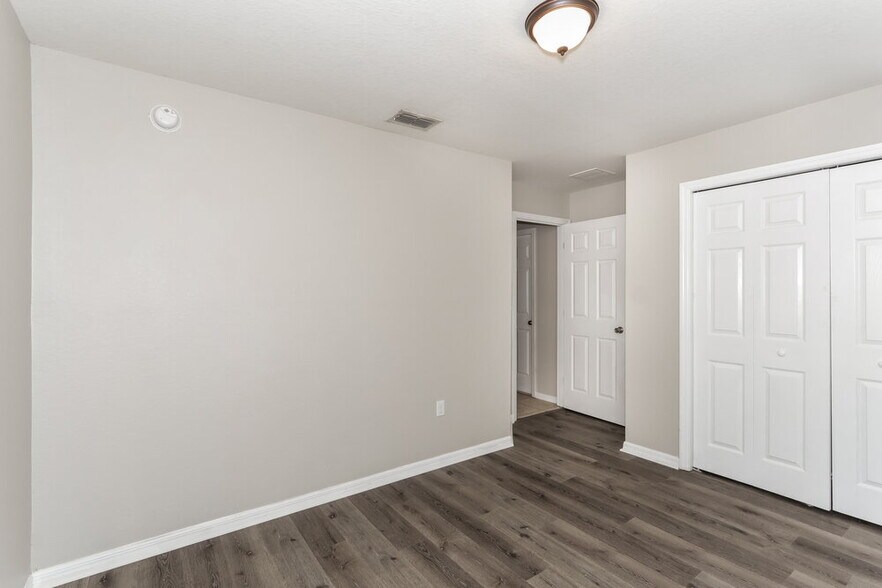 Building Photo - 5059 Belmont Park Ln