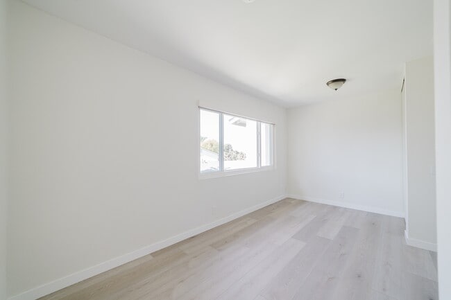 Building Photo - 4154 Baycliff Way