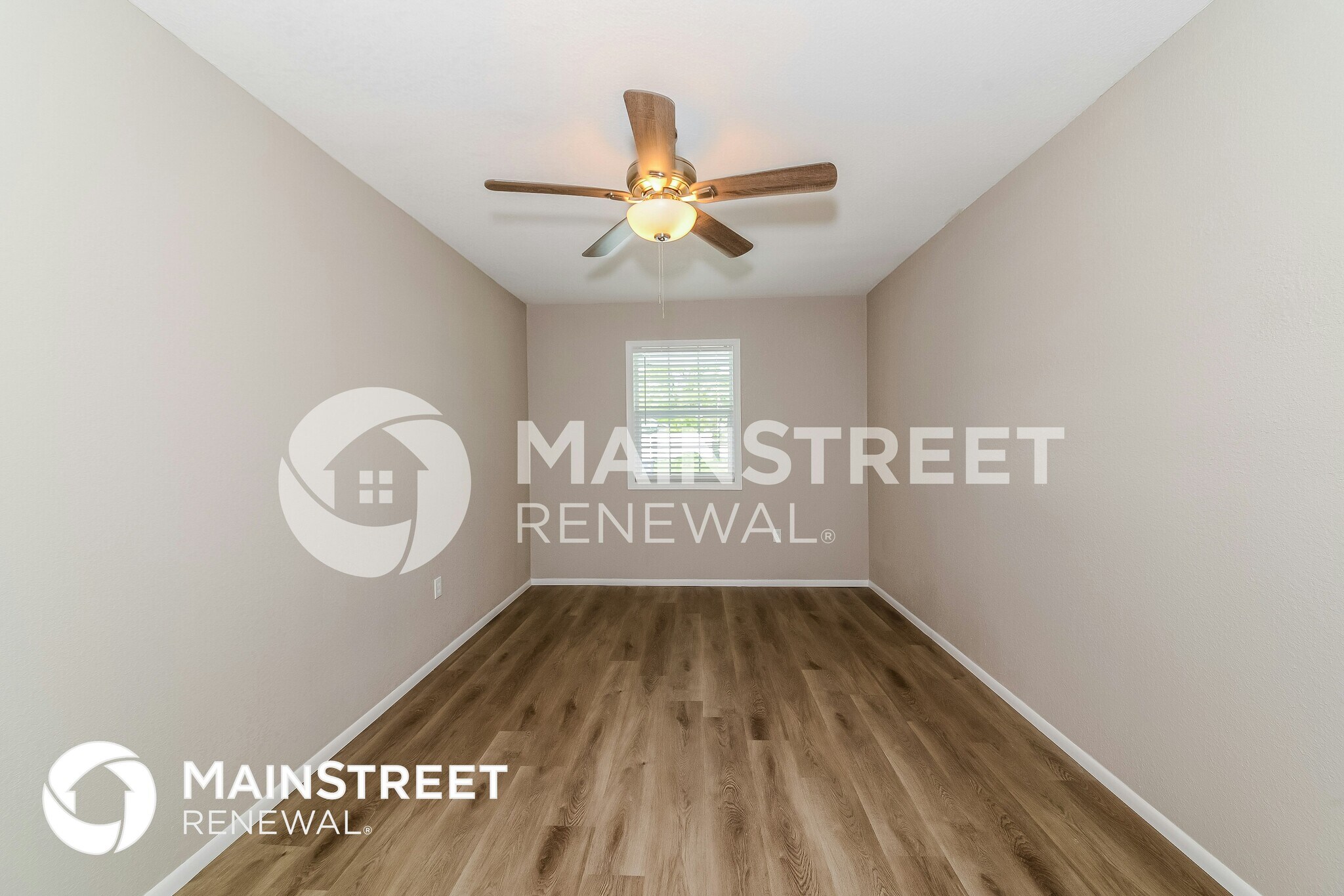 Building Photo - 2459 Stratford Dr