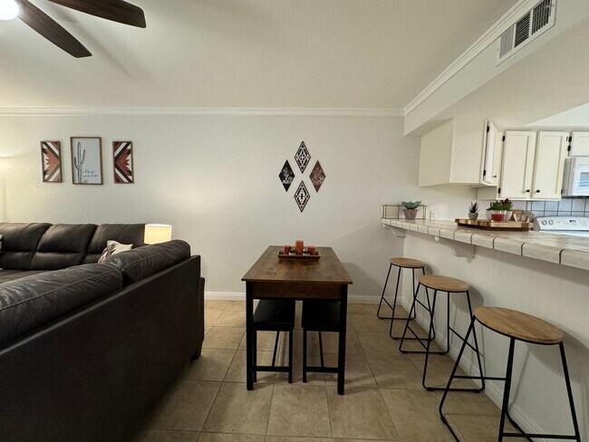 Building Photo - 2 BR Furnished Condo on the Colorado River with Utilities included