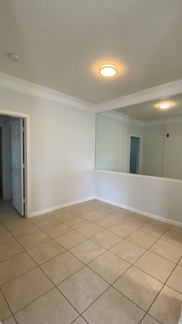 Building Photo - Beautiful Condo Fully Remodeled!! A Must See To Appreciate!!