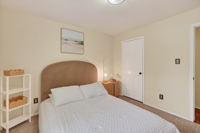 Building Photo - 30 Butterfly Branch Pl