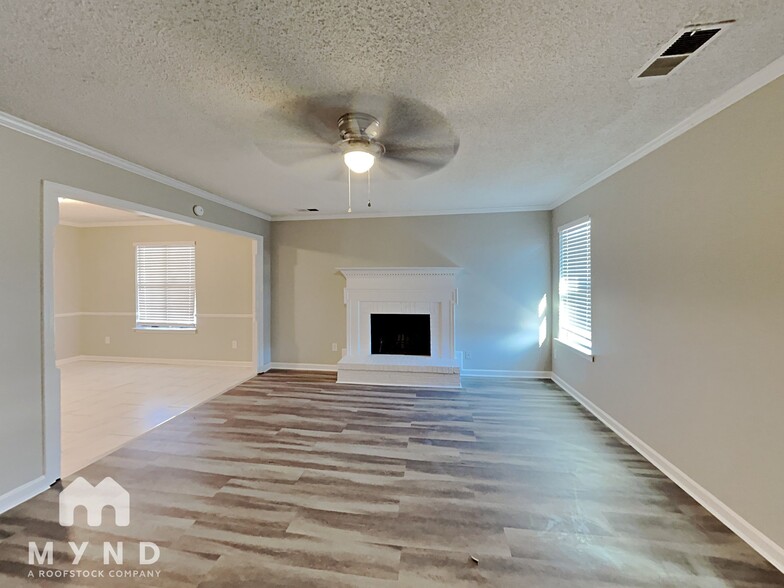 Building Photo - 4433 Sunnyslope Dr