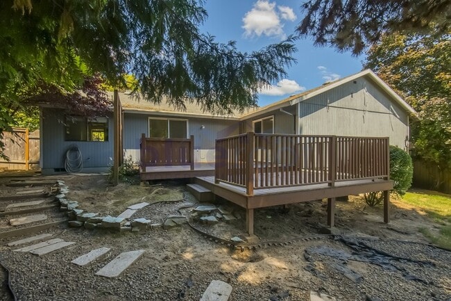 Building Photo - 13920 SW Tennessee Ln