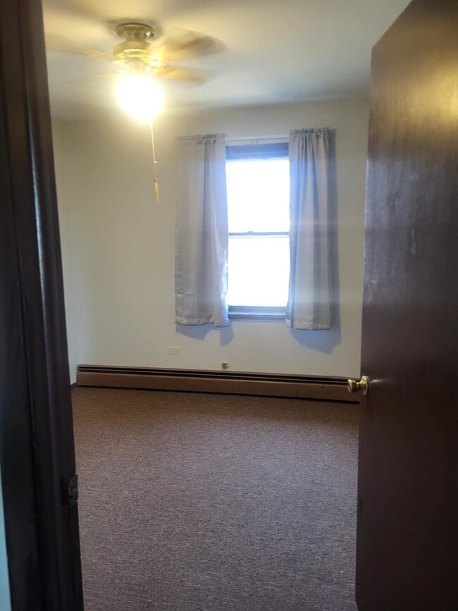 Building Photo - 8435 S 81st Ave