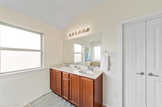 Building Photo - 1514 Greenbrier Dr