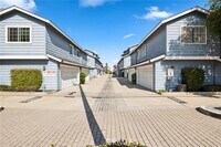 Building Photo - 350 Avocado St