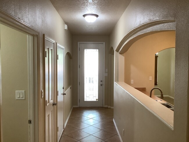 Building Photo - 3141 Zia St NE