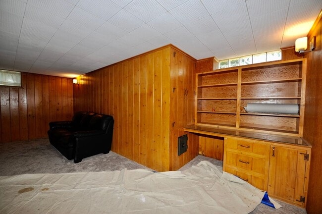 Building Photo - Charming 2 bed 1 bath bungalow with 2nd living room