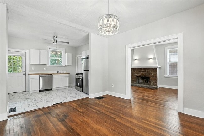 Building Photo - 3229 Beacon Hill Ave