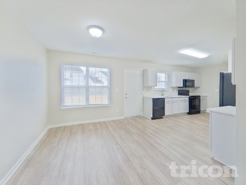 Building Photo - 7117 Roaming Path Ct