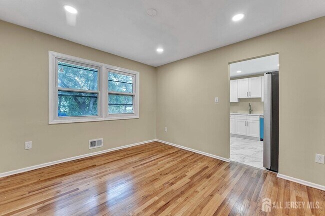 Building Photo - 5 Pelmont Pl