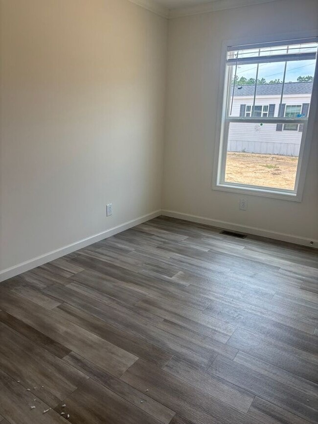 Building Photo - 176 Rosewood Ave
