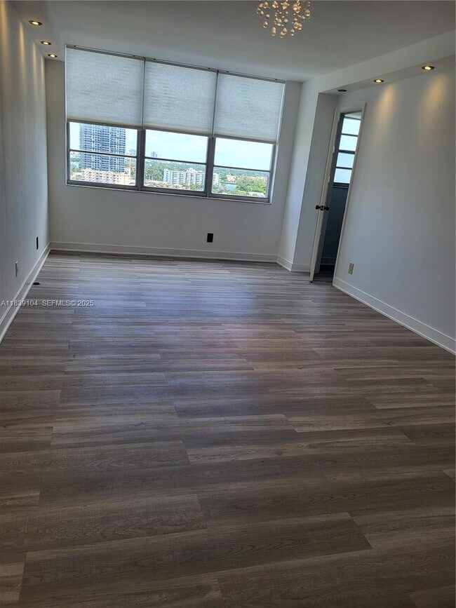 Building Photo - 137 Golden Isles Dr