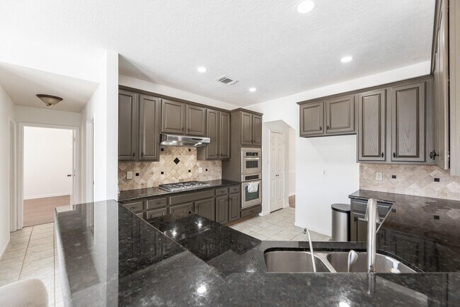 Building Photo - 15422 Downford Dr