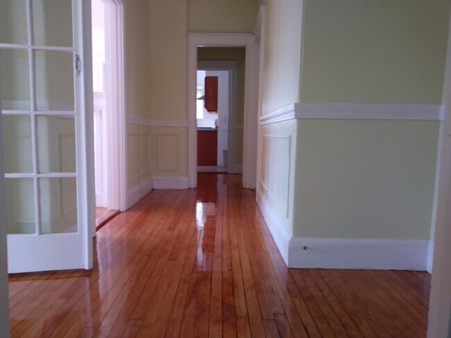 Primary Photo - 1102 Boylston St