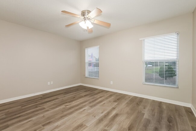 Building Photo - 11019 Golden Silence Dr