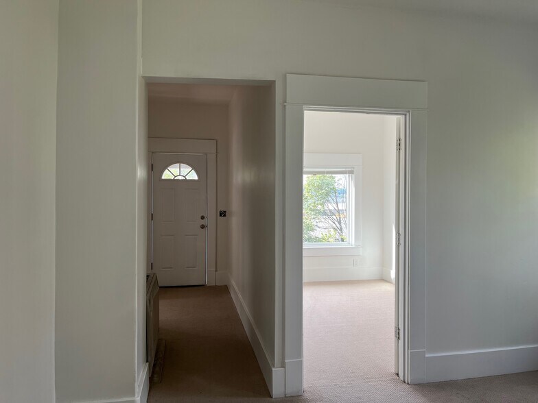 Building Photo - 520 Boulevard