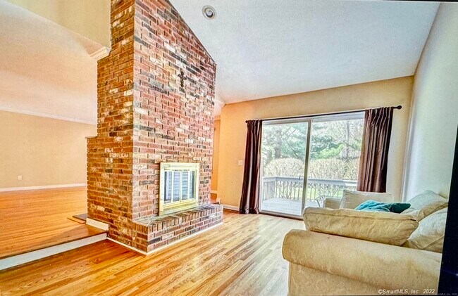 Building Photo - 136 Tunxis Vlg