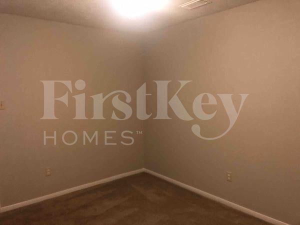 Building Photo - 18111 Fireside Dr