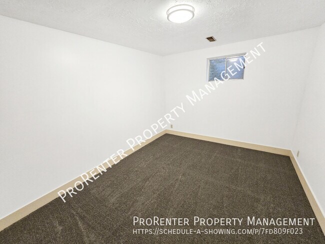 Building Photo - 1280 N 325 E
