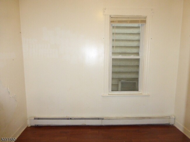 Building Photo - 204 DeMott Ave