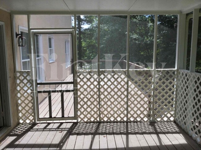 Building Photo - 138 Springfield Dr