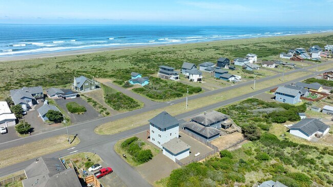 Building Photo - 1140 Ocean Shores Blvd SW