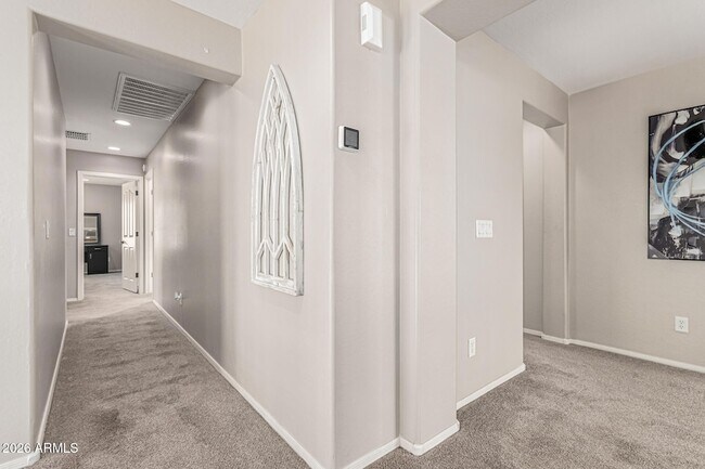 Building Photo - 7657 S Debra Dr