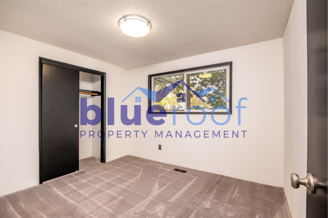 Building Photo - 15010 SE Linden Ln