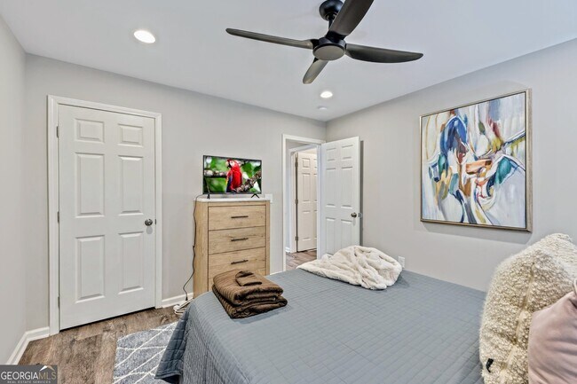 Building Photo - 3590 Ponderosa Ln