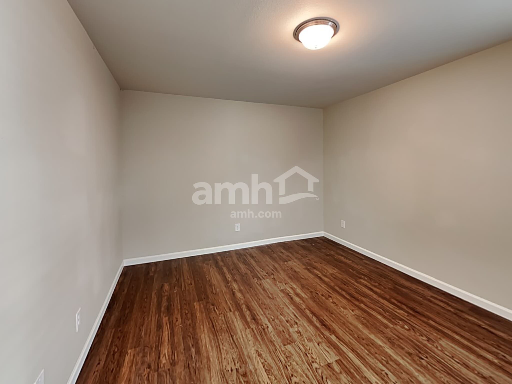 Building Photo - 1055 Riggs Dr E